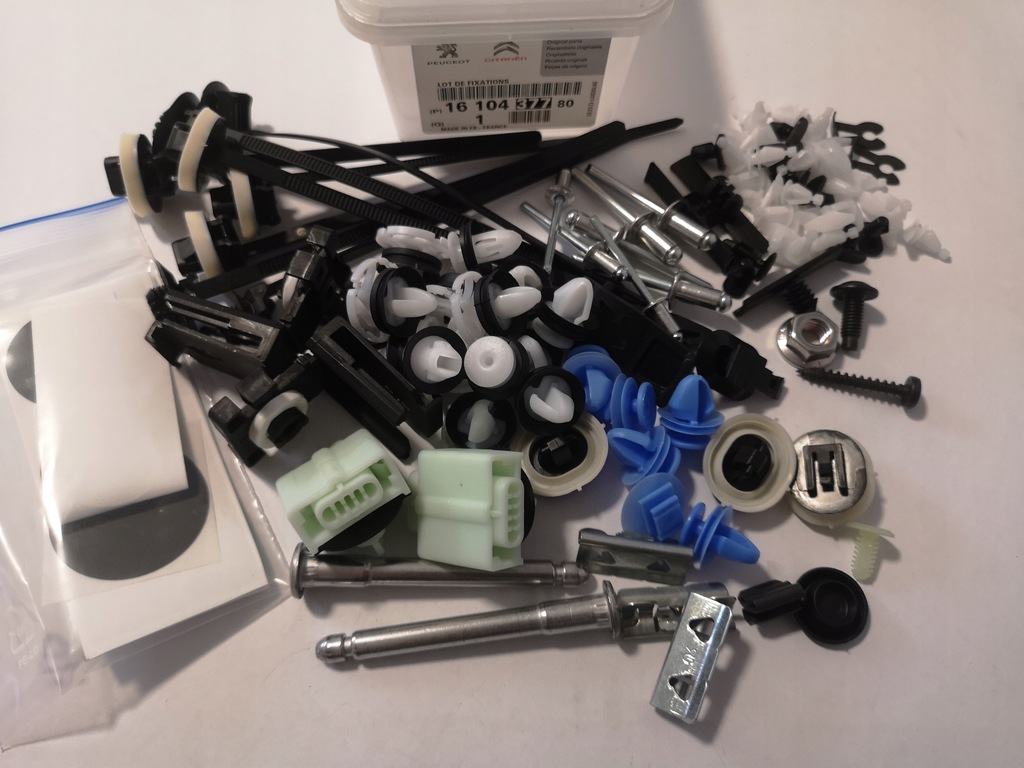 фото №1, Набір кліпси штифти заклепки двері citroen ds5 15-