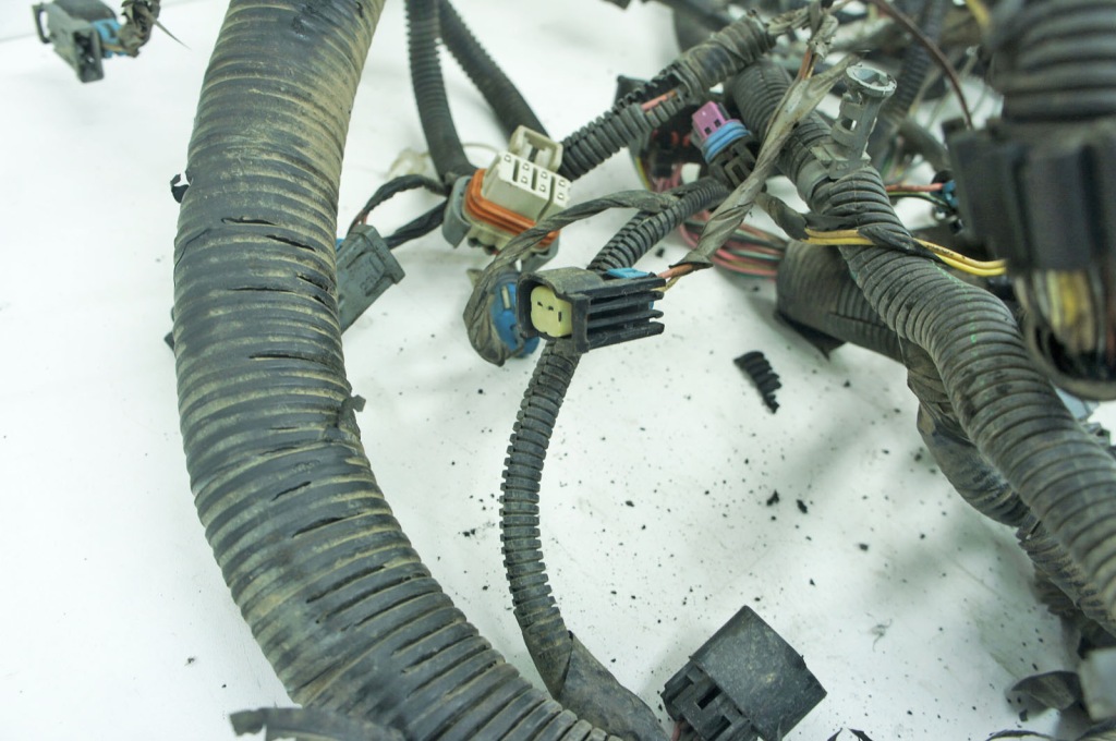 Jt445 cadillac escalade iii 6.2i жгут двигателя Недорого