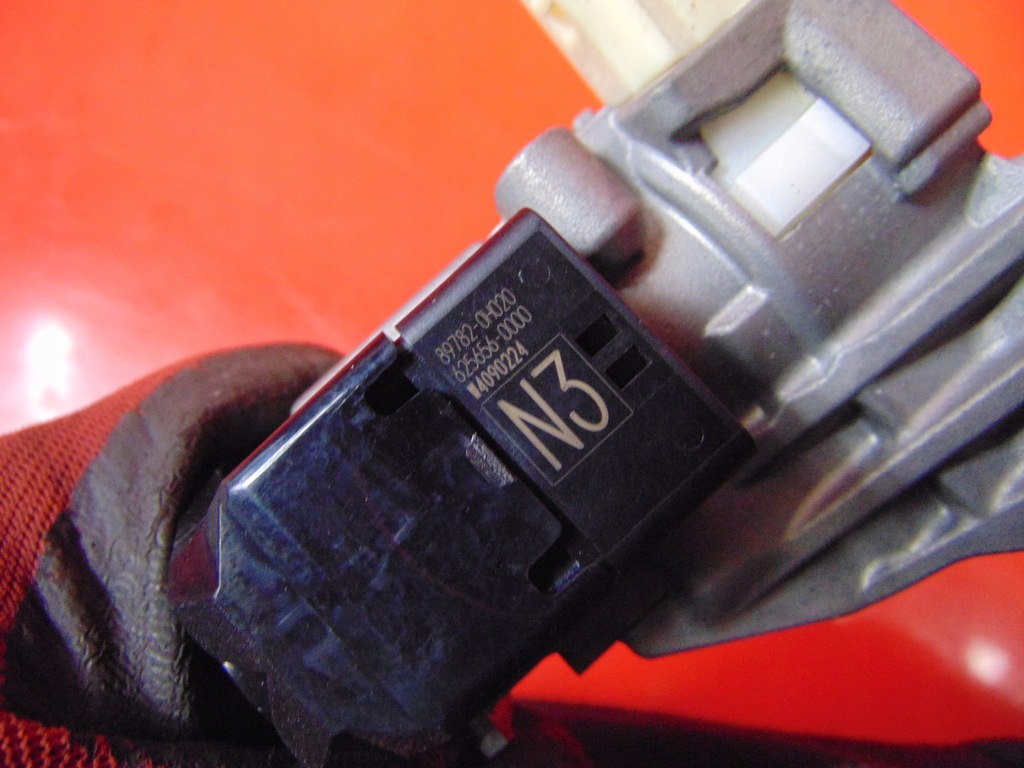 фото №10, Toyota aygo 2 ii 14- замок зажигания 2x ключ pilot