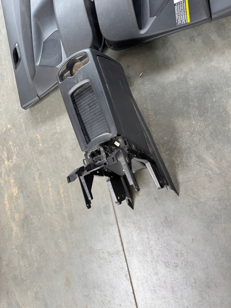 фото №13, Peugeot 5008 i сиденья обшивки подлокотник комплект