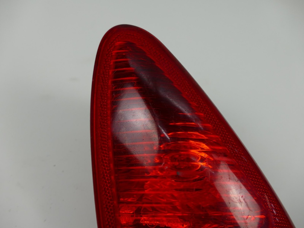 фото №3, Alfa romeo 147 5d лампа правий задня права задня