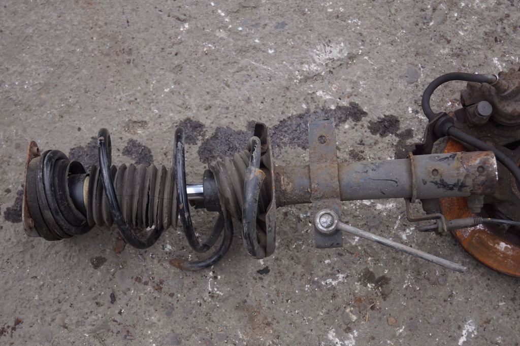 фото №7, Поворотный кулак левый перед renault clio iv 0.9 tce