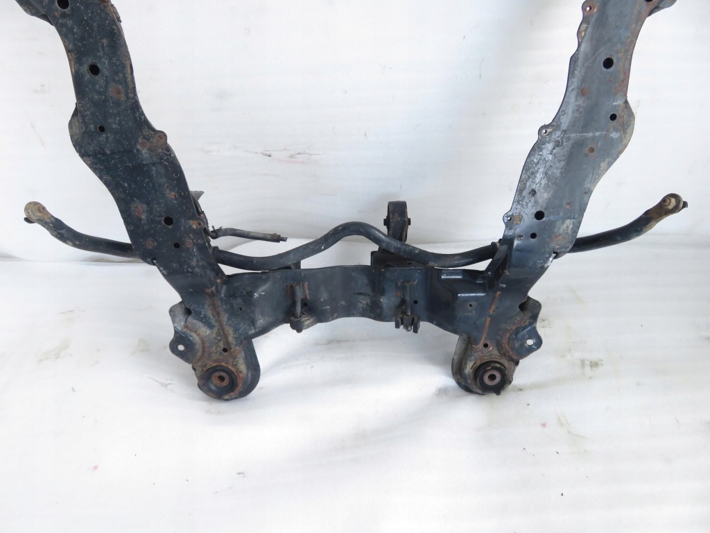 Купити Підрамник передні  hyundai trajet 2.0 crdi 113