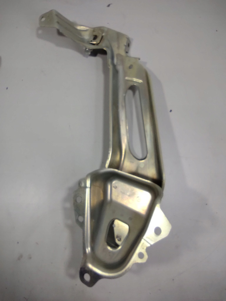 Купить Mercedes ml w164 кронштейн сиденье a1646100831