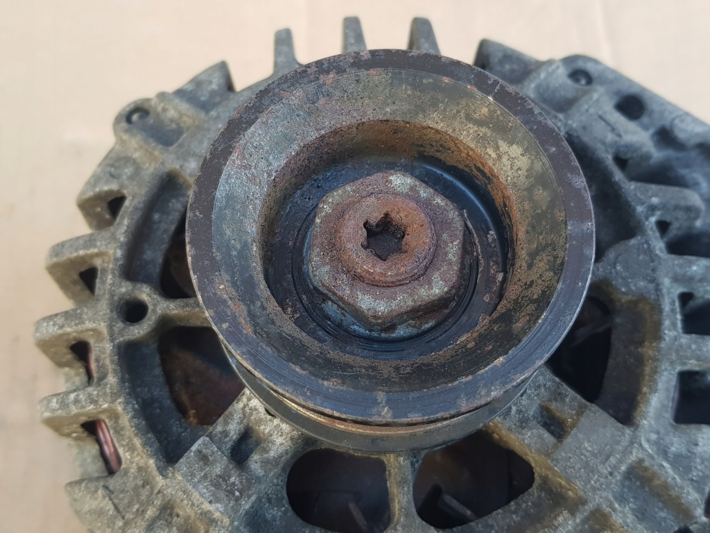 Купити Генератор 90a / vw passat b5 1.6 alz - 1.8 t turbo awt - 2.0 azm / справний