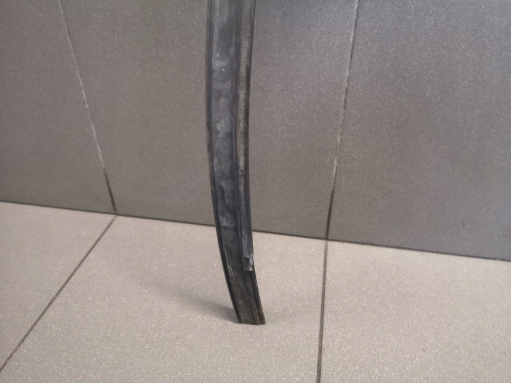 фото №11, Прокладка скло двері правий задня audi a4 b7 avant 8k9839440f