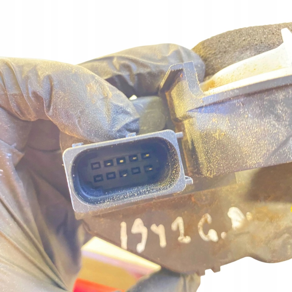 Замок двері передніх задній сторона права opel insignia a 3023880 Київ