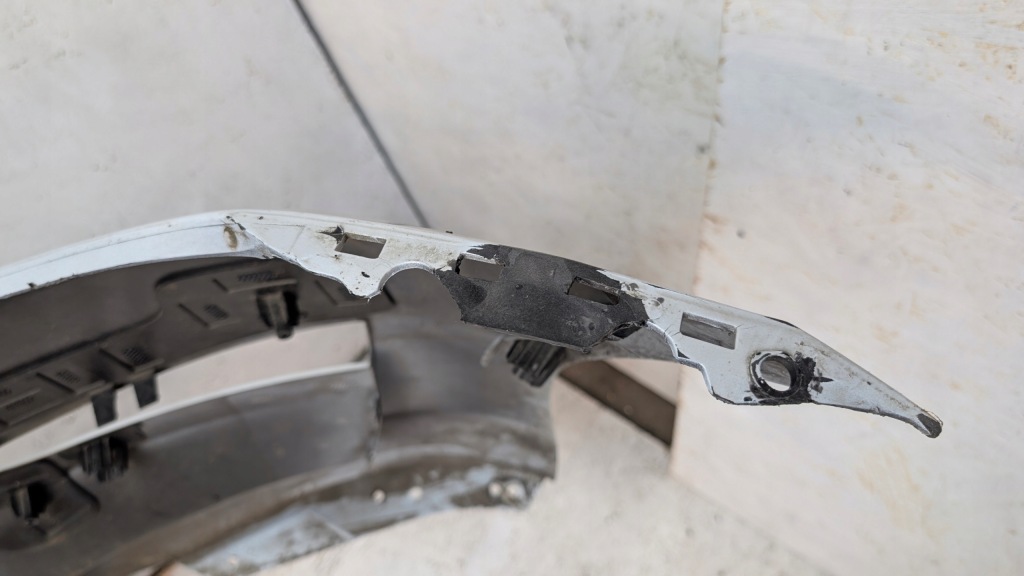 Tesla model 3 iii 17-19 бампер перед передній 1089447-00-b Недорого