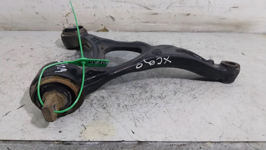 фото №1, Рычаг левый перед 8646613 volvo xc90 i