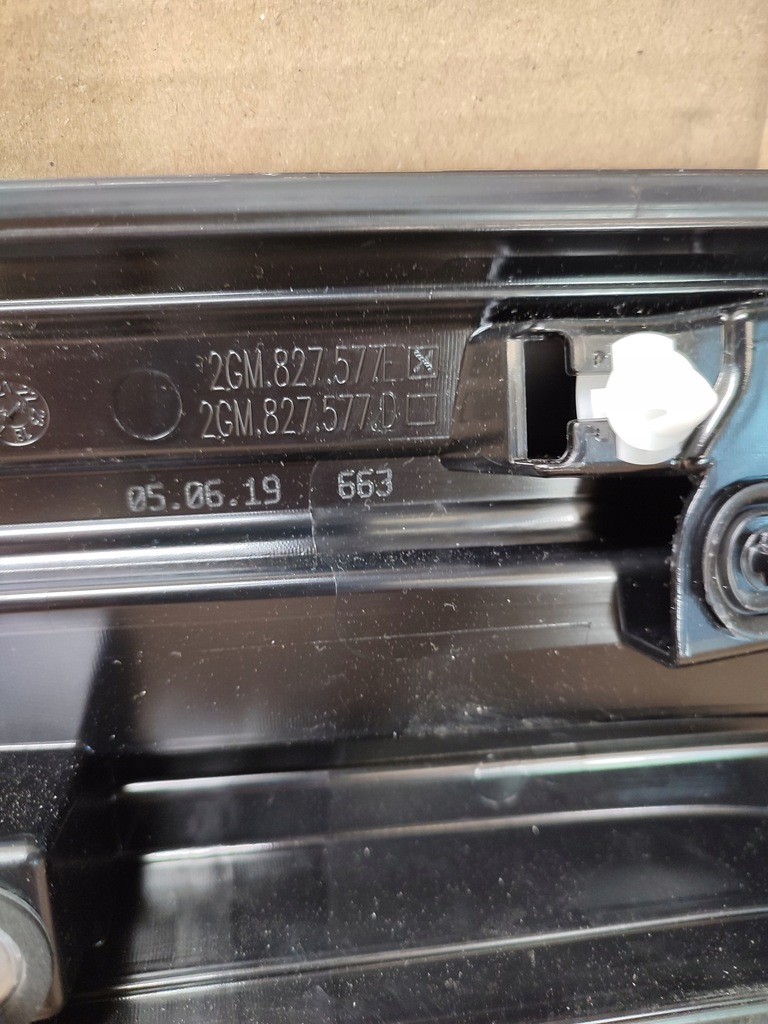 фото №8, Vw t-cross накладка крышки задняя 2gm827577e