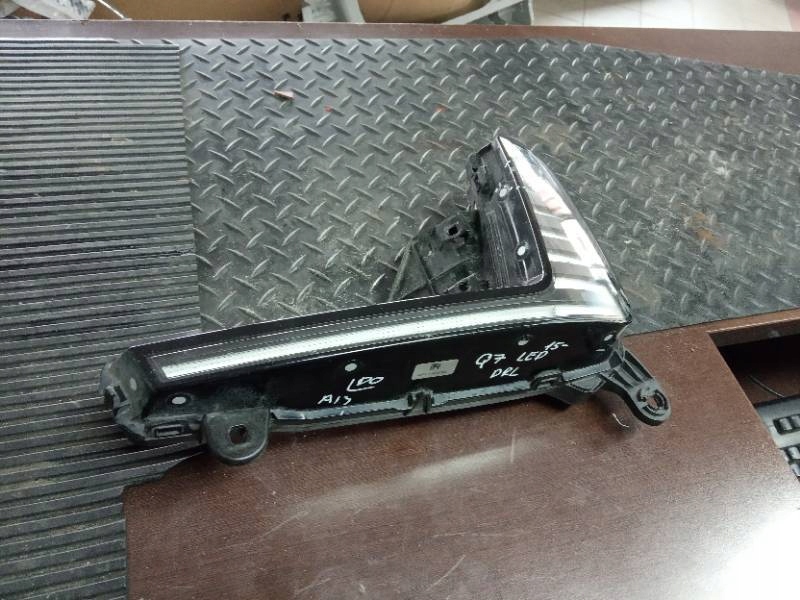 Купить Audi q7 e tron led drl правый 4m094105605s