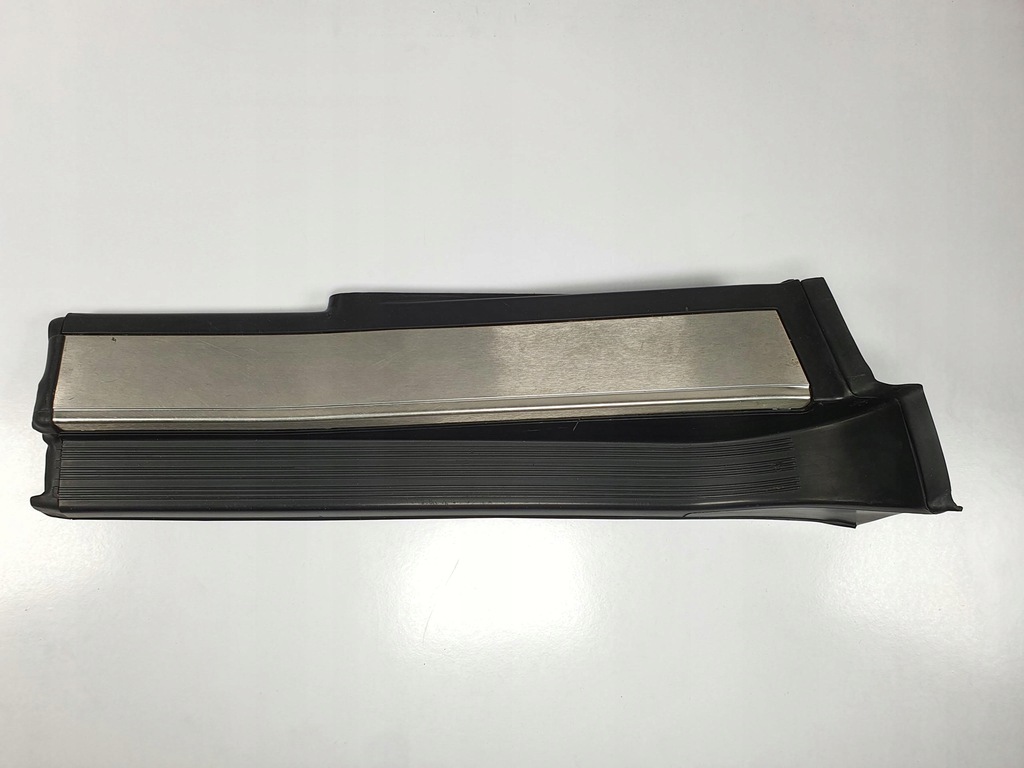 фото №1, Молдинг накладка порог левый задняя задняя mercedes w140