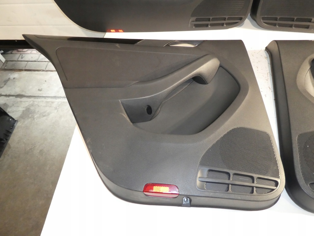 фото №10, Обшивка обивка дверь комплект vw jetta 5c