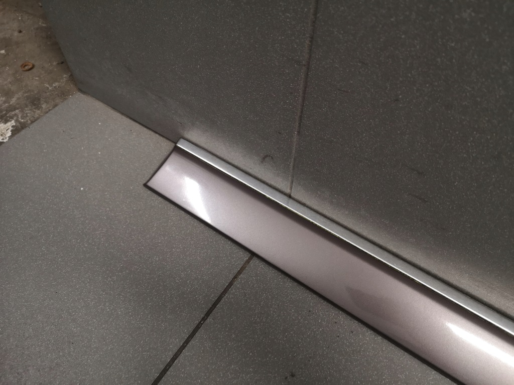 фото №6, Молдинг дверь левый перед audi a8 d2 lz1t 4d0853951