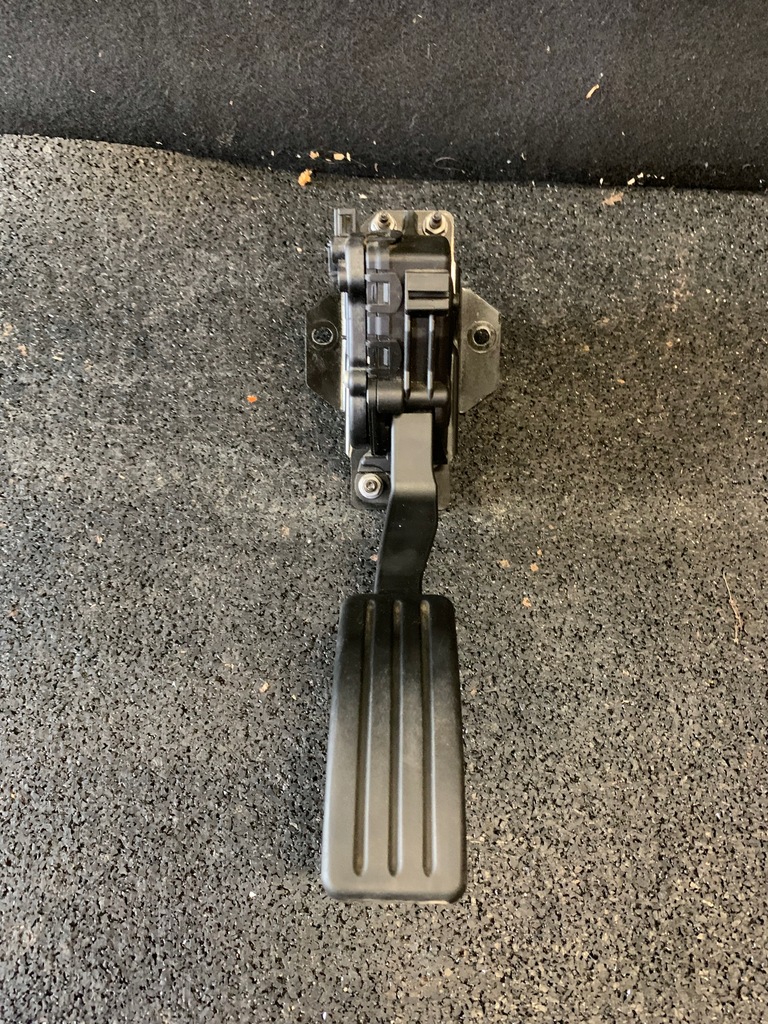 фото №1, Потенциометр газа dacia duster i 1.5dci