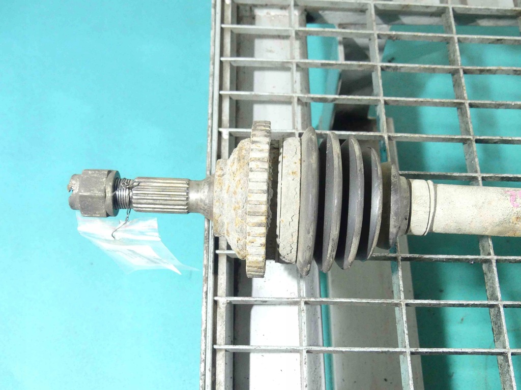 фото №2, Приводной вал правая peugeot 206 1.4 16v 88km