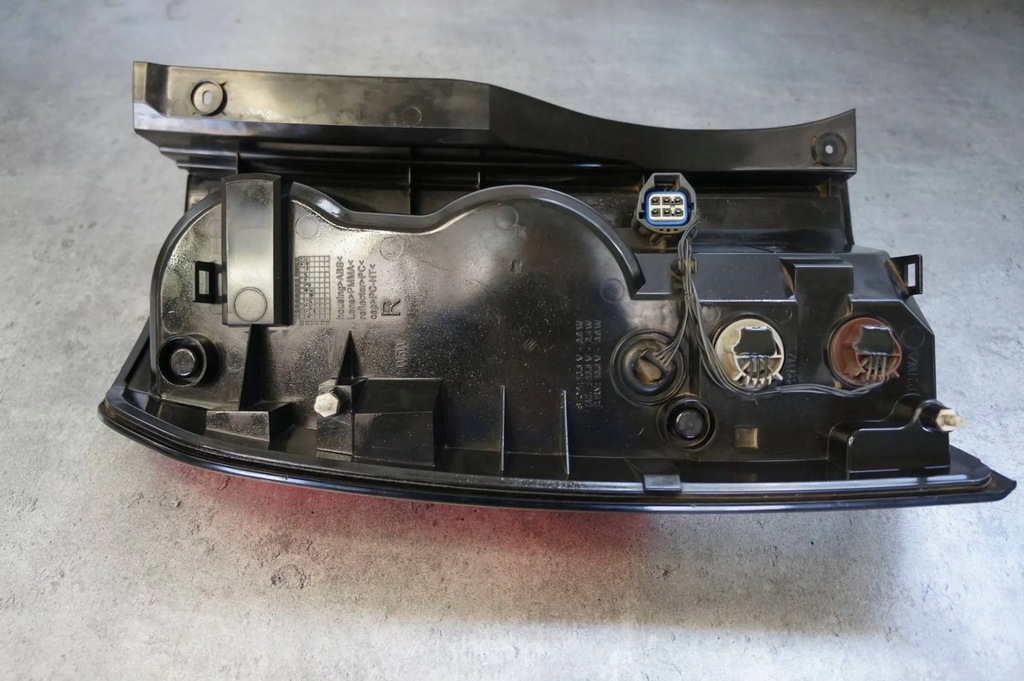 фото №8, Лампа правая правый задняя land rover discovery iv