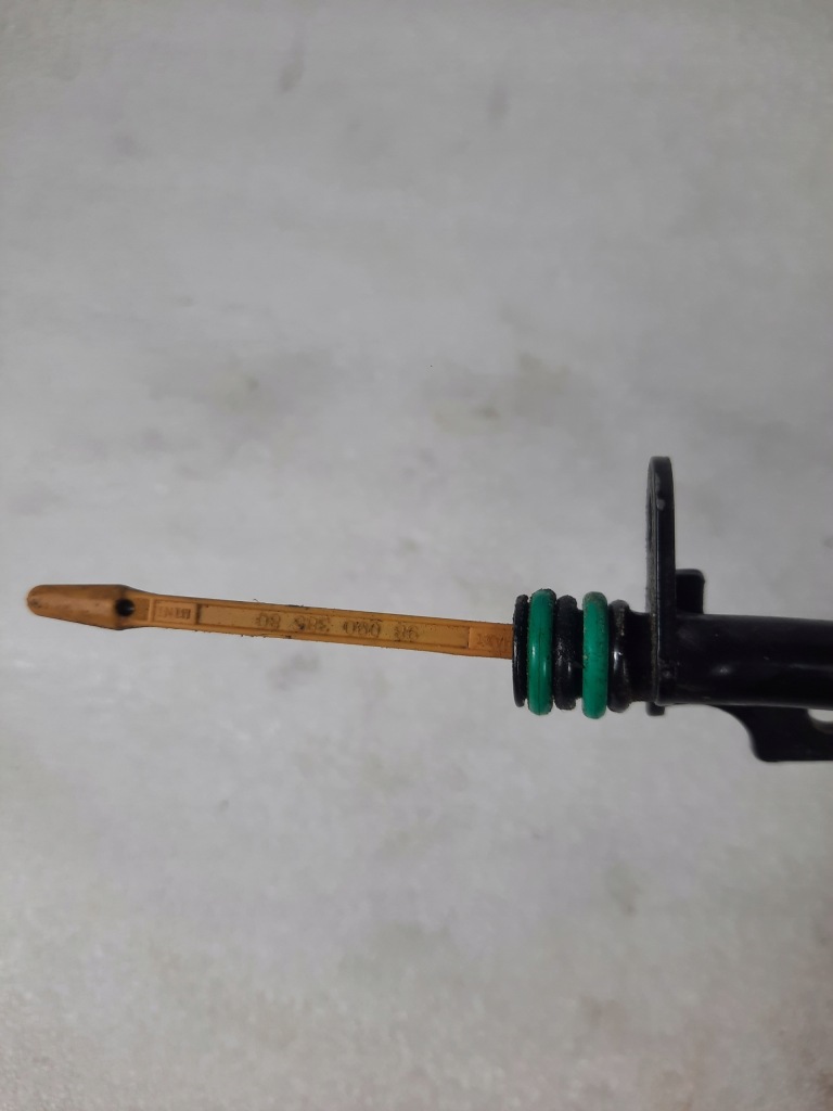 фото №4, Peugeot 208 308 1.2 thp щуп масла 9807011780