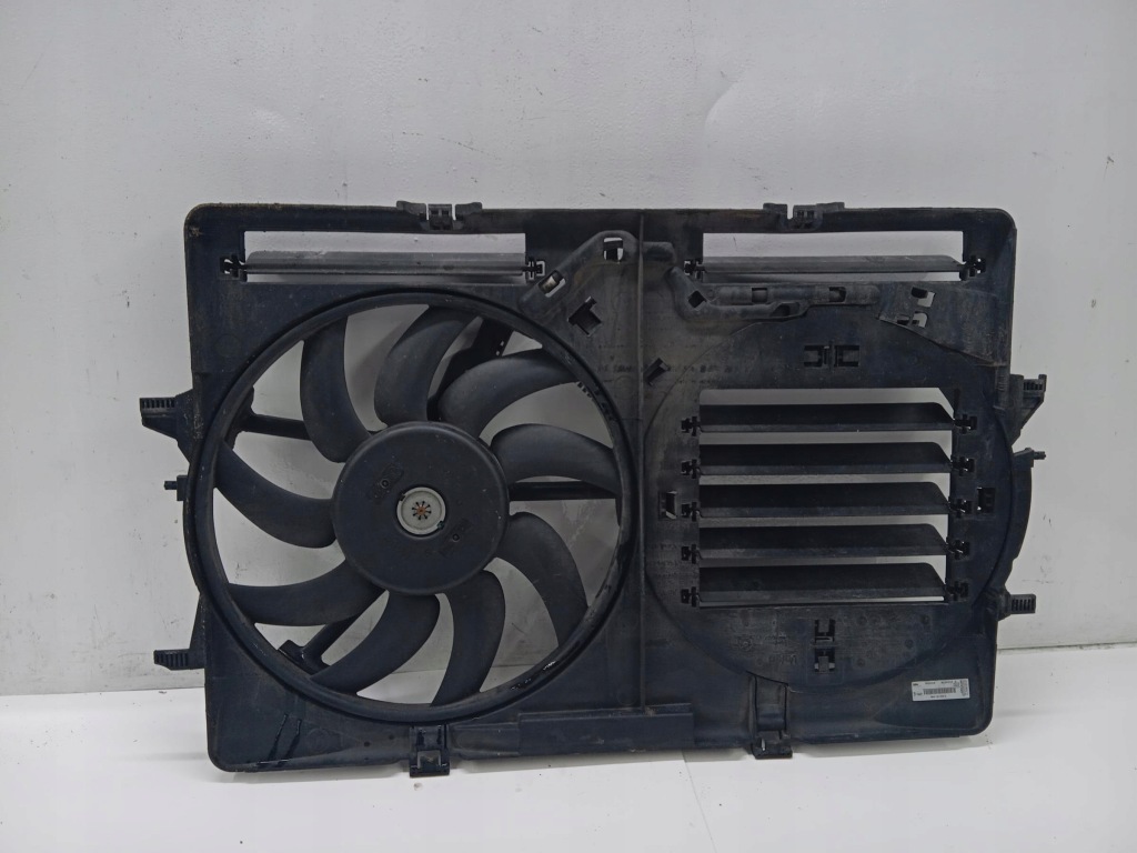 Купити Вентилятор радіатора audi a4 b8 2.0