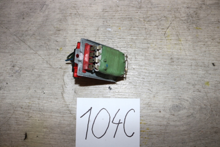 фото №1, Резистор вентилятор резистор volksvagen passat b5