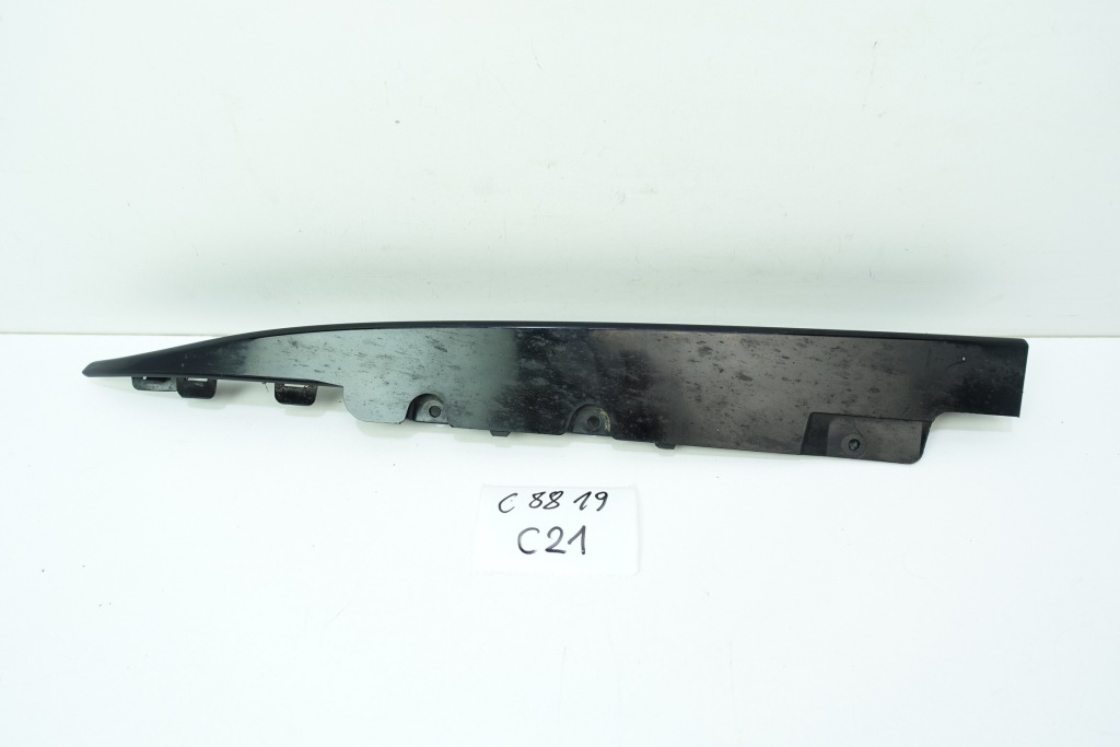 фото №4, Молдинг спойлер правый vw golf viii 8 r r-lin kombi