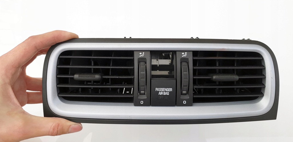 фото №12, Skoda fabia 2 ii mk2 roomster средняя решётка обдув панели приборной панели