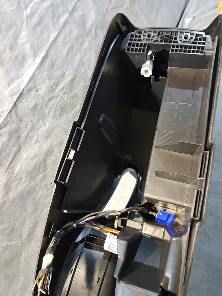 фото №11, Підлокітник тунель середній seat altea 5p0864251b