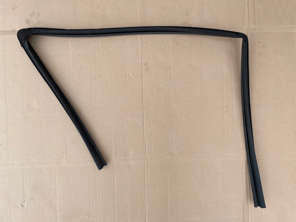 фото №1, Dodge ram 1500 v 19 2019-2024 прокладка дверь левая передняя