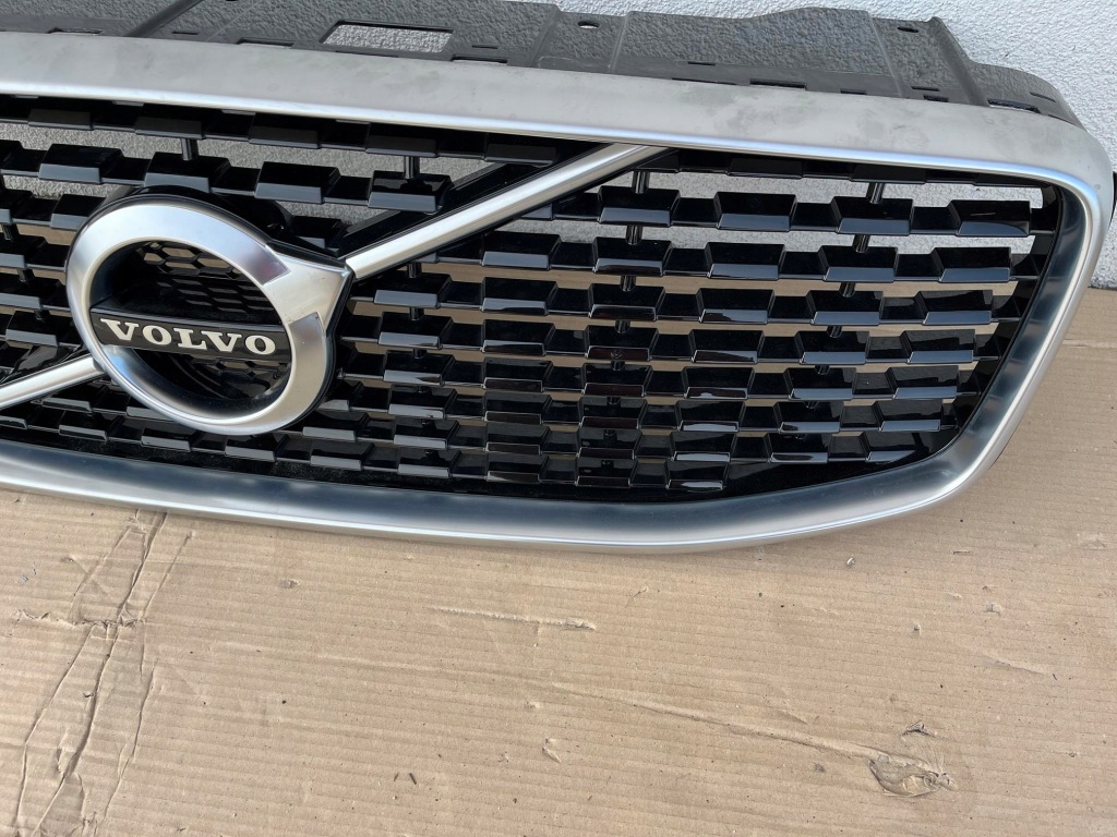 фото №4, Решётка радиатора решётка радиатора volvo xc60 ii r design хороший