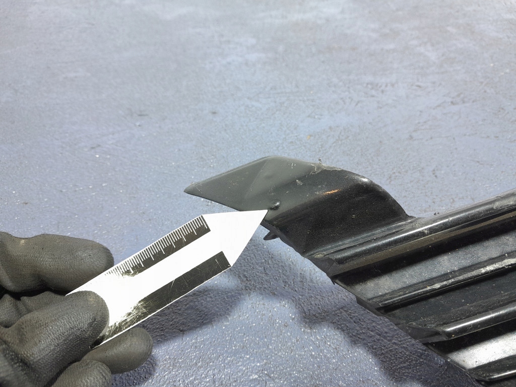 фото №8, Toyota corolla xi e16 lift решітка бампера середня перед 53112-02700 1g3