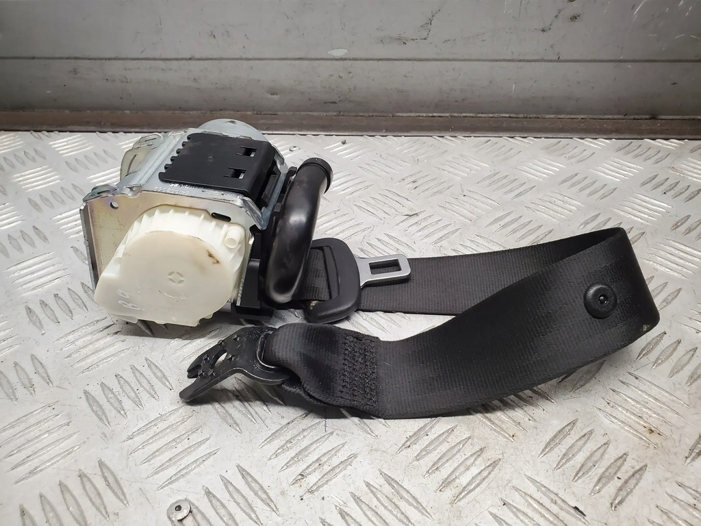 фото №6, Audi a4 s4 b9 8w0857806a задняя сторона правая ремни безопасности