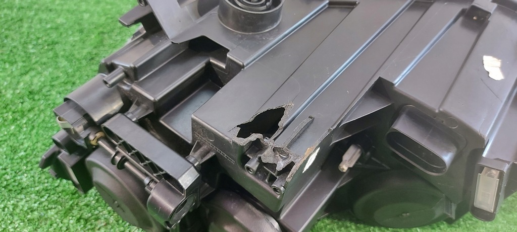 фото №4, Vw t-roc права лампа перед фара + ковпачки