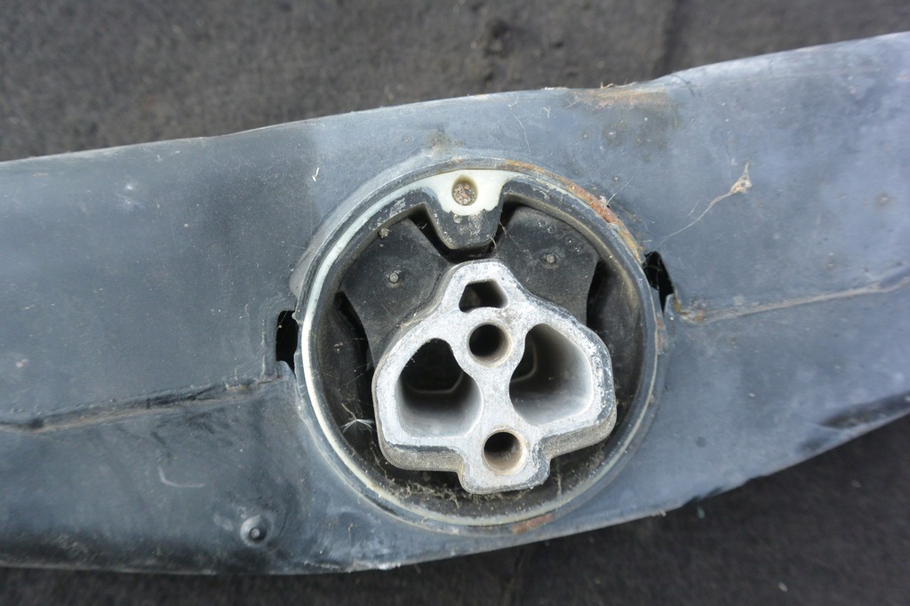 фото №8, Балка кронштейн коробки audi q7 4l vw touareg 7l