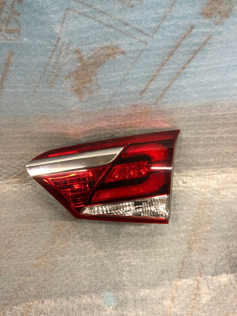 фото №1, Hyundai i40 lift лампа правая правый задняя w крышка