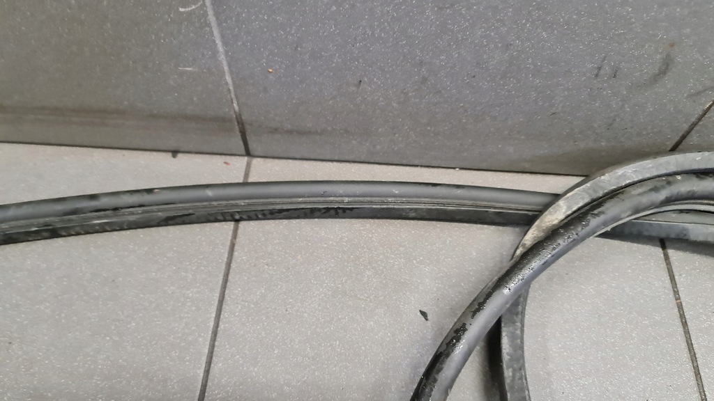 фото №7, Прокладка капот bmw 7 e65 lift 3.0d 7019966