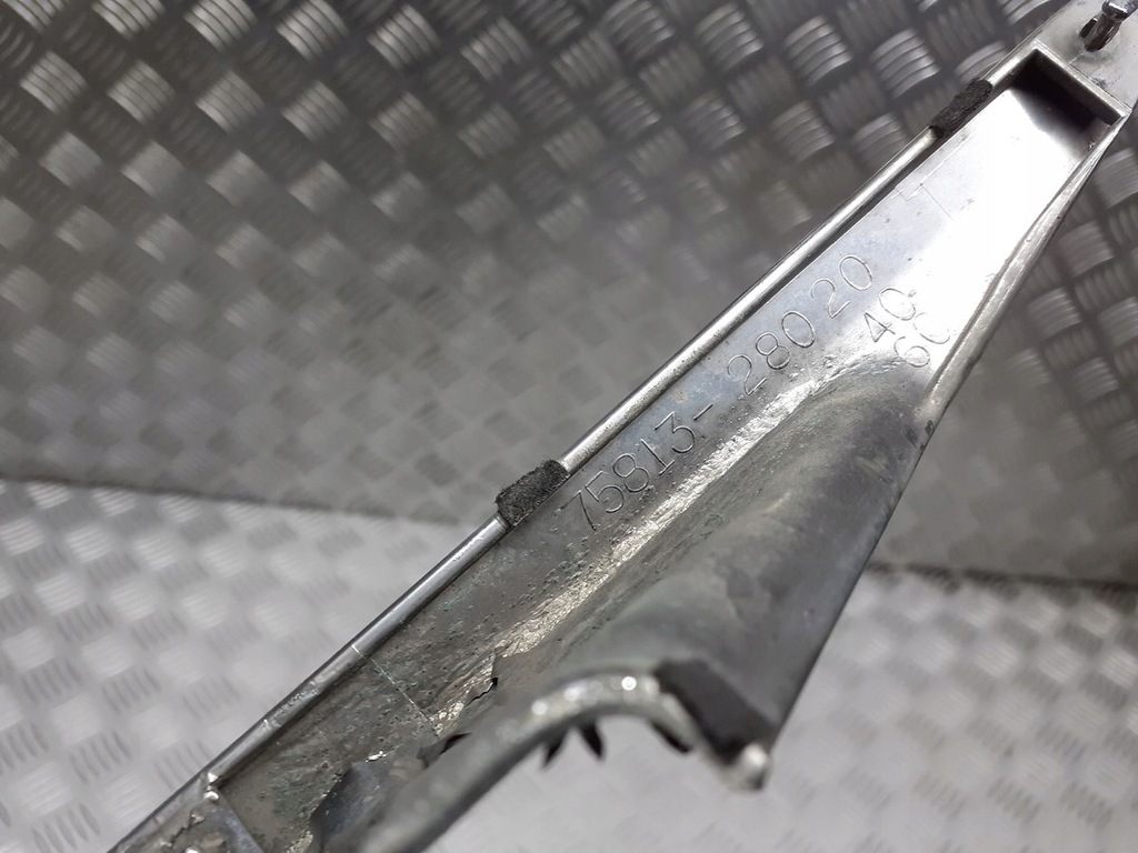 фото №2, Молдинг кришки toyota previa ii