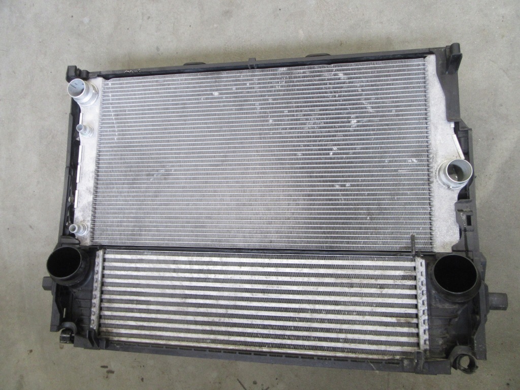 Радіатор інтеркулер корпус bmw f01 f02 f06 f10 f11 f13 n57 автоматична коробка передач 313km Доставка