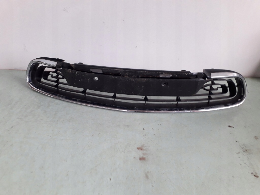 фото №1, Renault zoe решётка бампера средняя