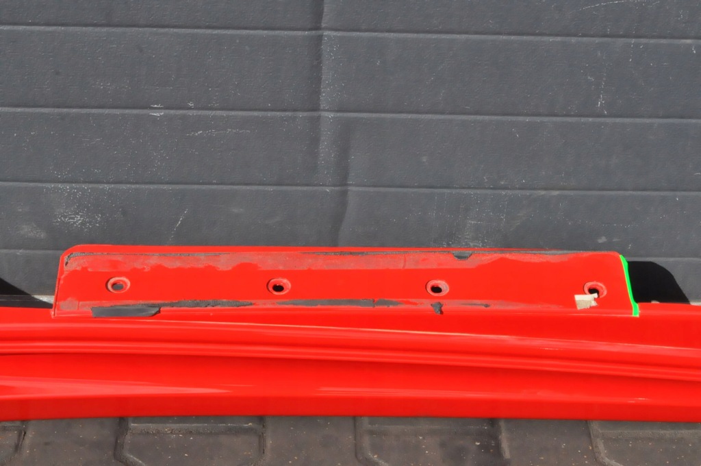 Ferrari california 4.3 накладка поріг права 69749600 Недорого