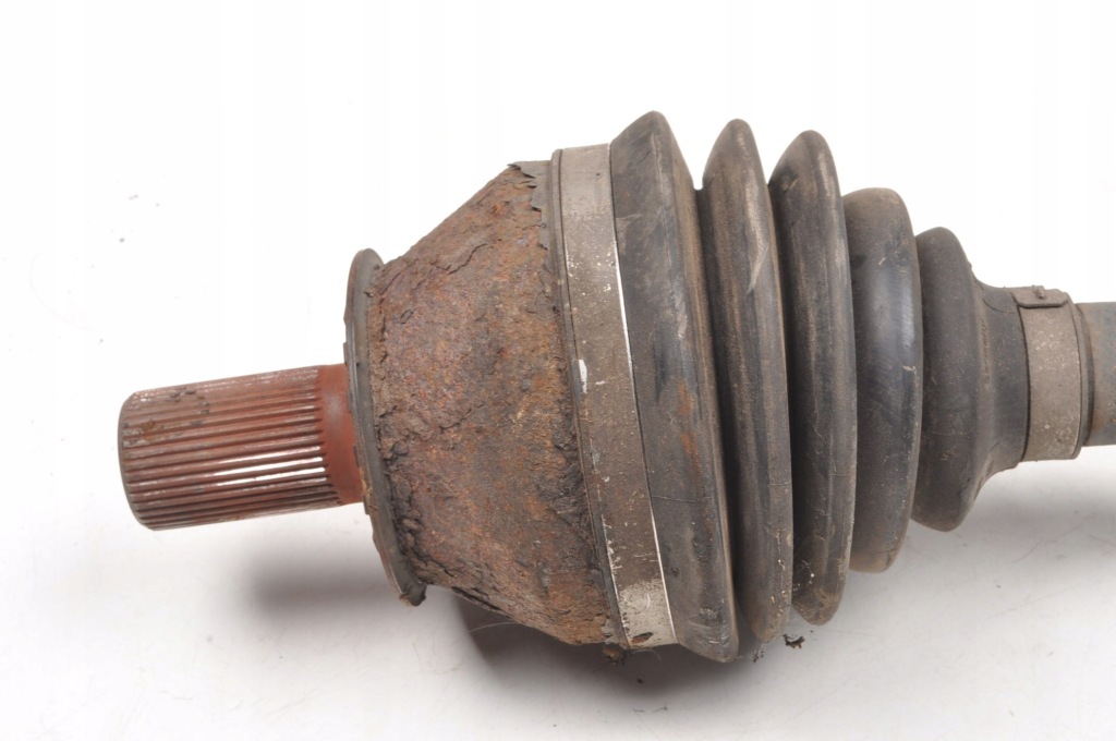 фото №3, Volvo xc70 ii 2.4 d5 привідний вал ліва p31325100 механічна коробка передач