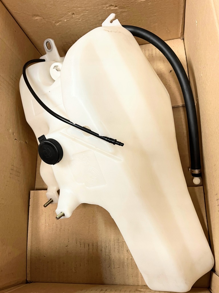 фото №1, Бак розпилювача alfa romeo 145 146 оригінальний номер