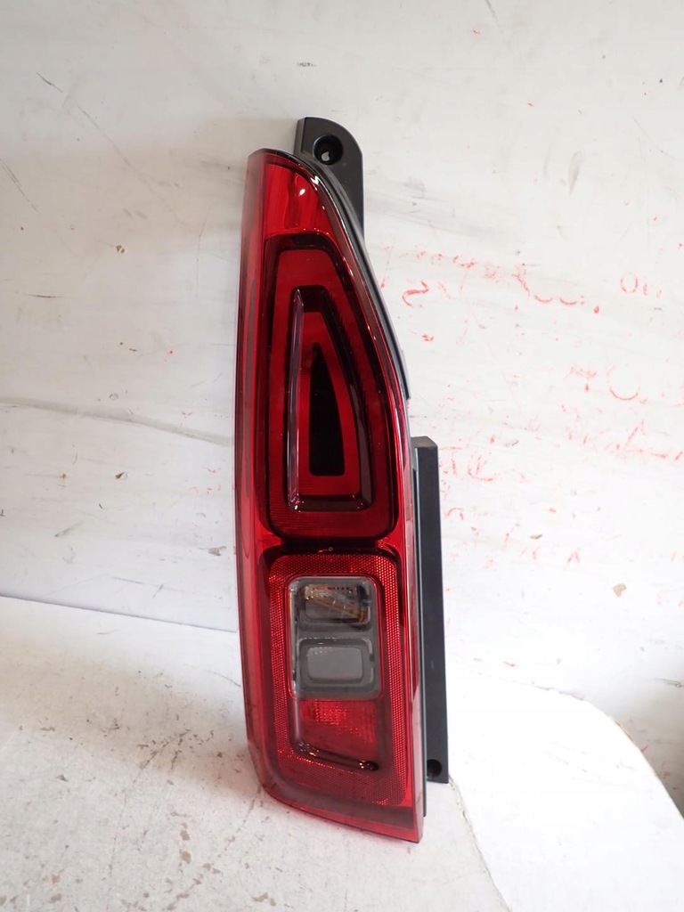 фото №1, Лампа задня ліва berlingo iv combo e rifter proace city 2018- 9819649280