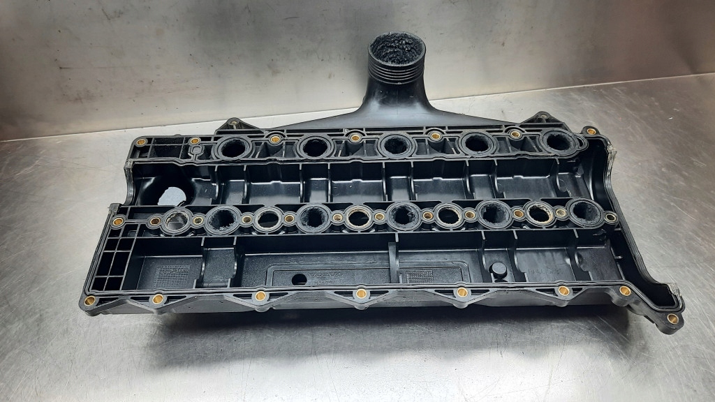 фото №6, Кришка клапанів volvo s60 xc70 xc90 v70 iii 2.4d 30743259