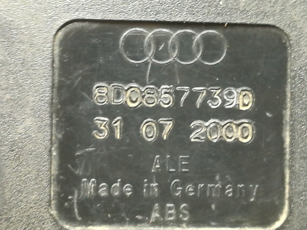 Замок защёлка пряжка поперечина задний  задняя audi a4 b5 Оригинал