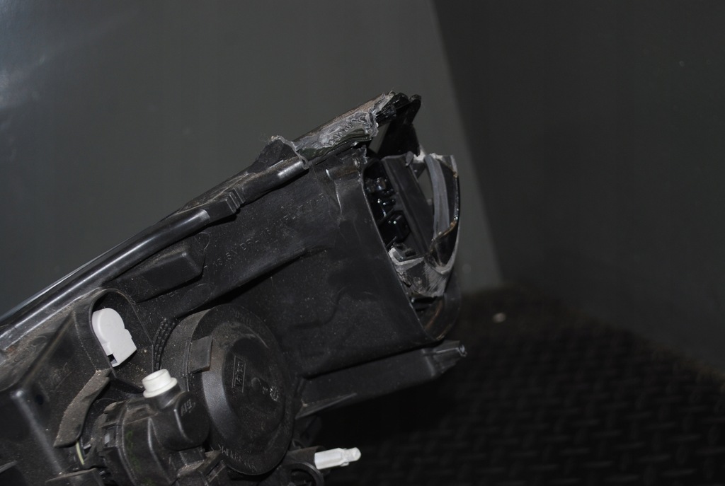 фото №16, Лампа led правый перед renault megane iv 90060925