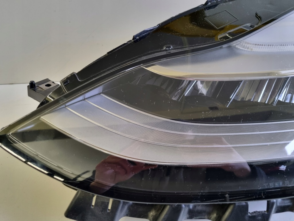 Фара левая перед передняя tesla model 3 led 1077375-00-c Оригинал