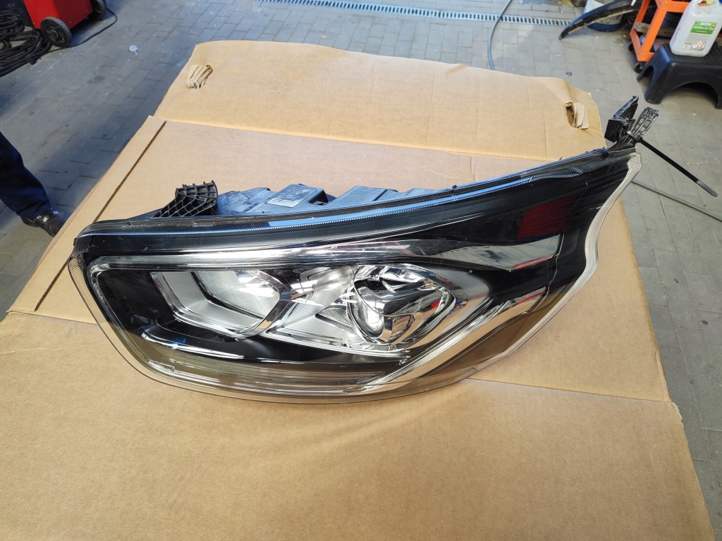 Купити Ford custom рестайлінг  - фара перед ліва led