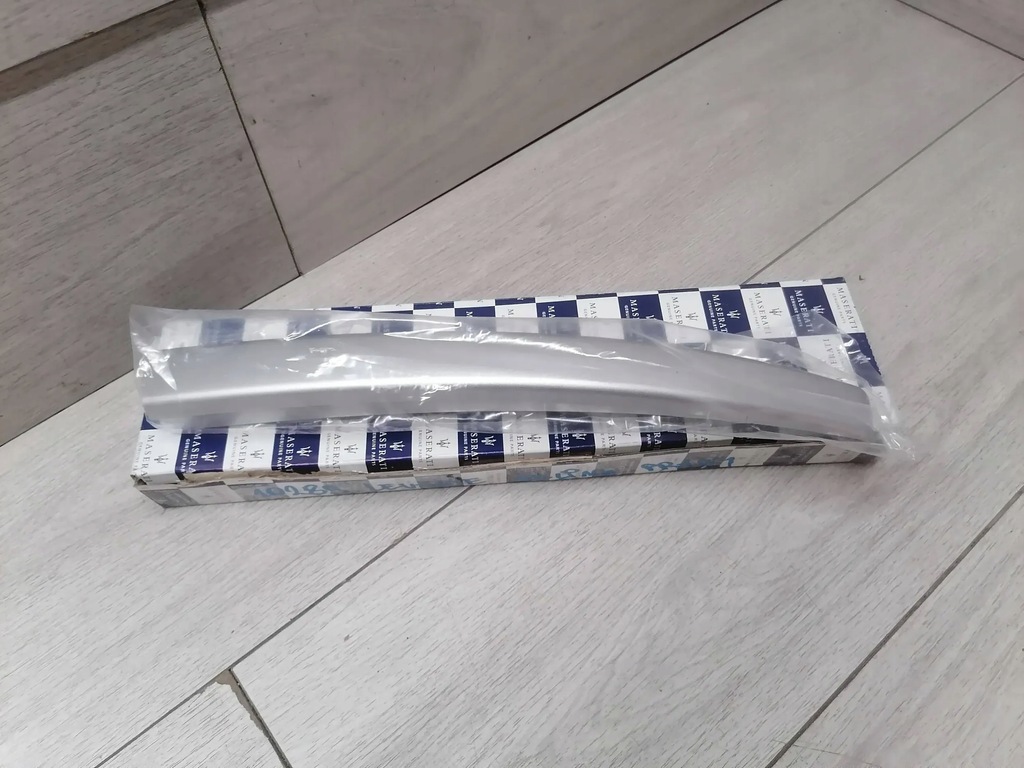 фото №1, 10289. levante заглушка рейлинг правый перед 670065870