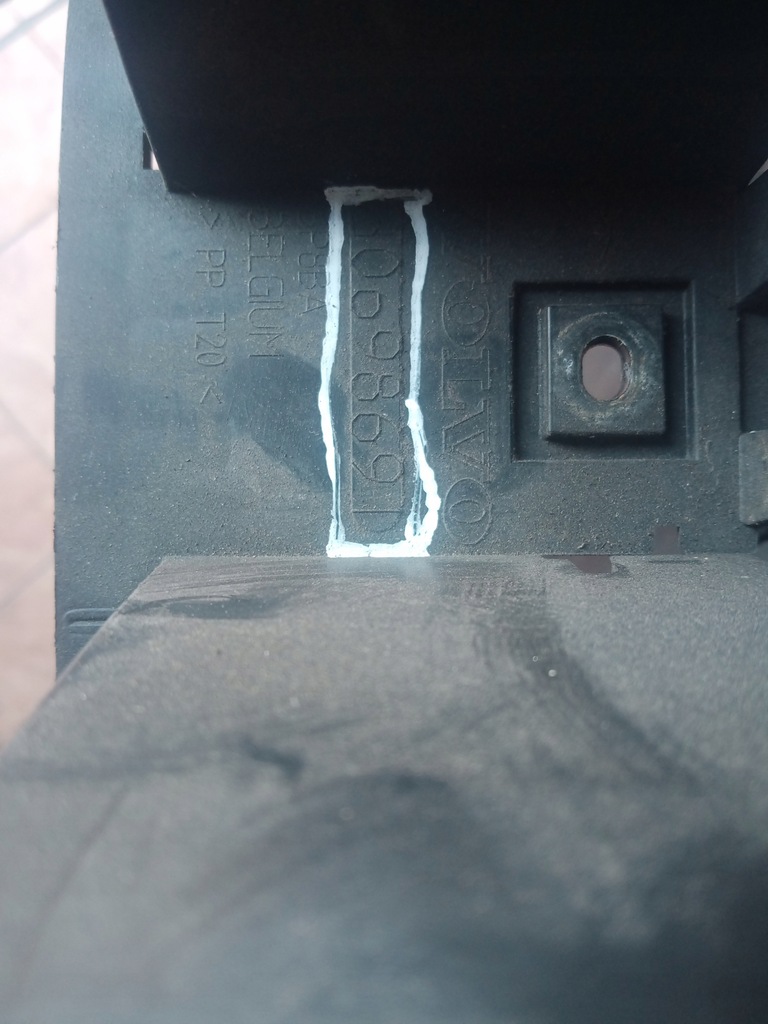 фото №9, Volvo v50 направляющая бампера комплект #