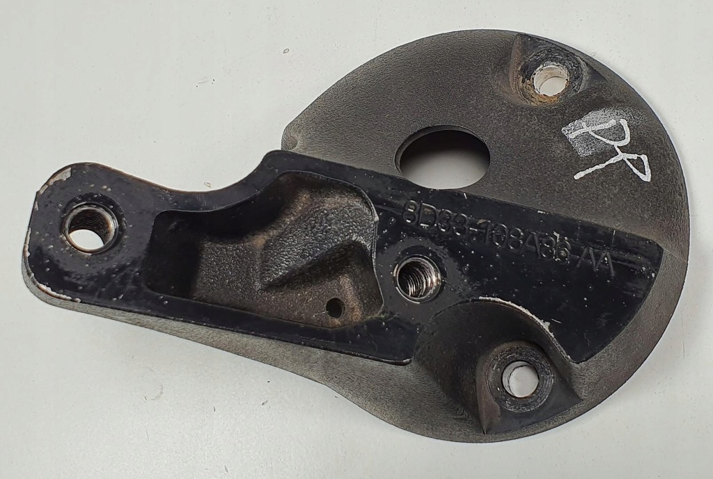 фото №1, Кронштейн распорки правый перед aston martin rapide